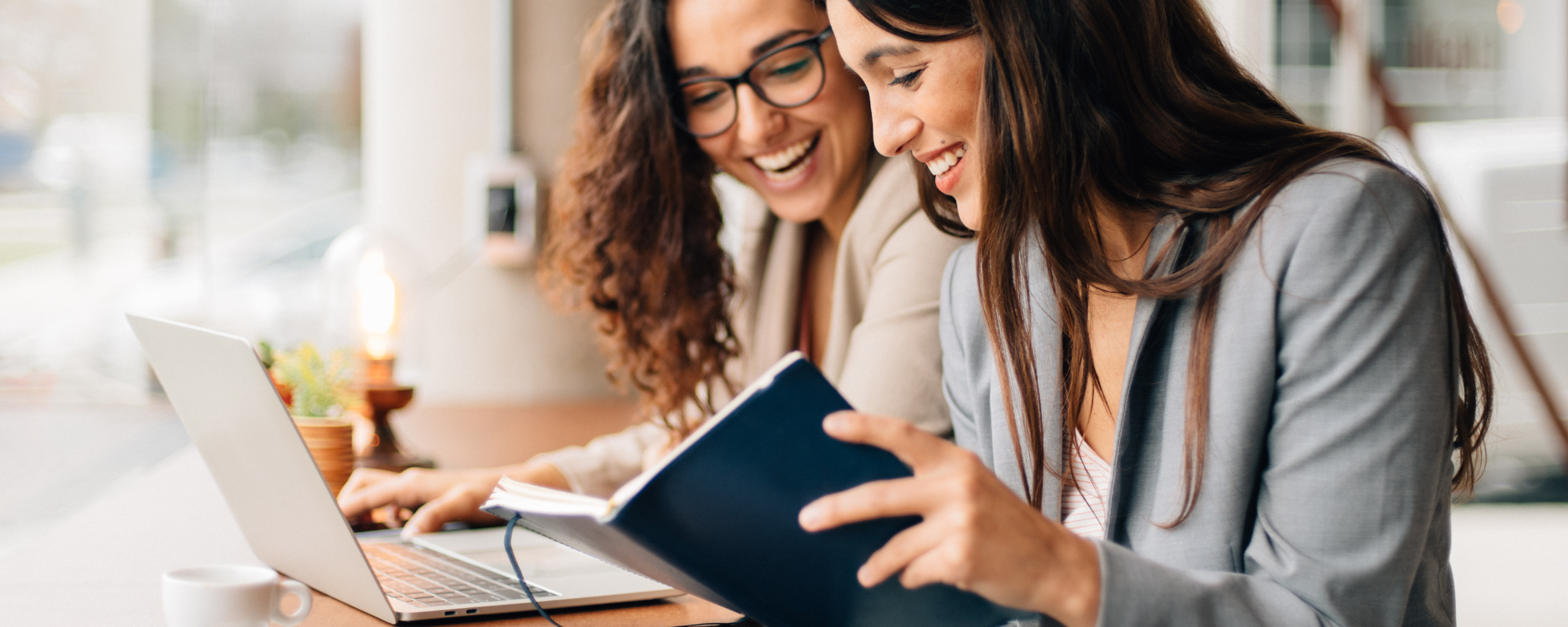 Cafeterías como espacios de trabajo y estudio: una oportunidad en temporada alta