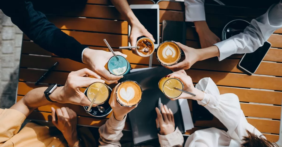 Fiestas con Café: La Nueva Tendencia que Revoluciona la Vida Social en Chile